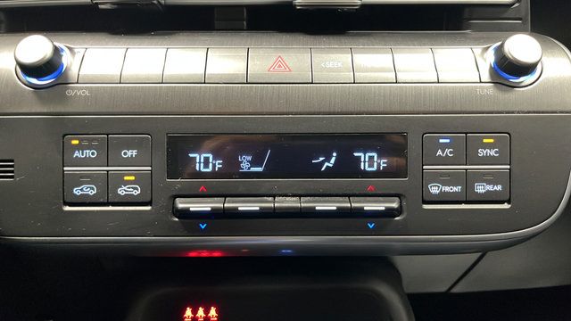 Used 2025 Hyundai Kona SEL AWD/4WD image 17