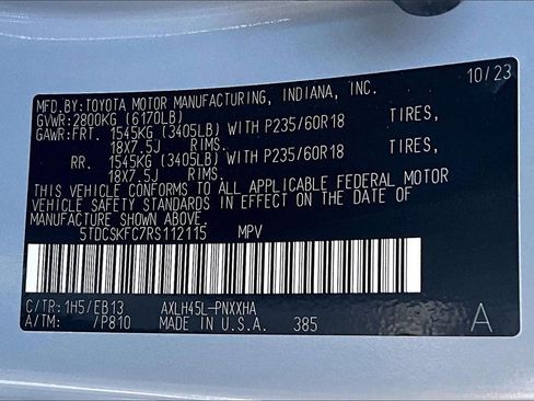 Used 2024 Toyota Sienna XLE Woodland Edition image 36