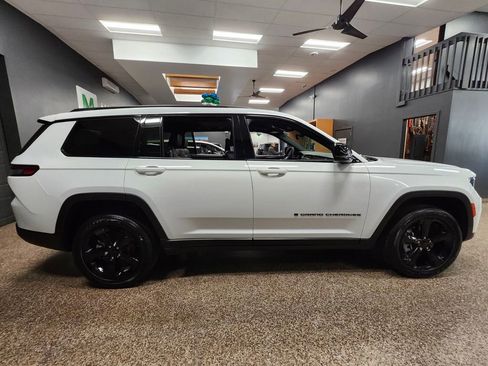 New 2025 Jeep Grand Cherokee L Altitude image 6