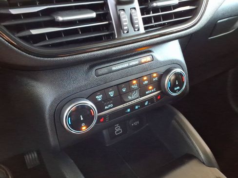 Certified 2025 Ford Escape ST-Line Select AWD/4WD image 15