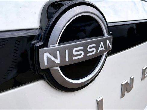 Used 2025 Nissan Pathfinder SV AWD/4WD image 29