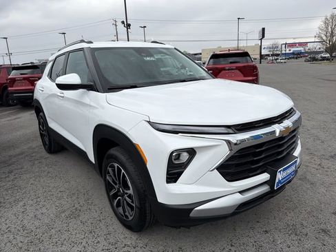 New 2026 Chevrolet TrailBlazer LT w/ LT Cold Weather Package AWD/4WD image 3