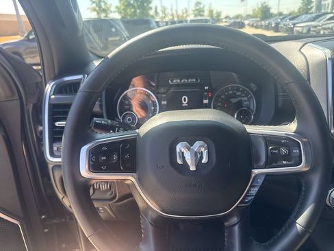 Used 2024 RAM 1500 Laramie AWD/4WD image 7