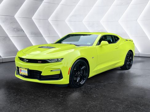 Used 2020 Chevrolet Camaro SS RWD image 2