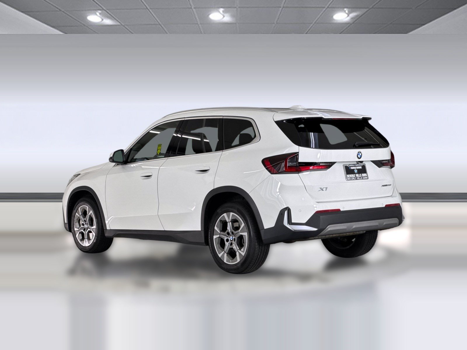 Used 2023 BMW X1 xDrive28i w/ Premium Package AWD/4WD image 3