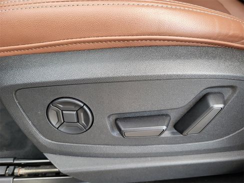 Used 2024 Audi Q8 e-tron Premium Plus image 11