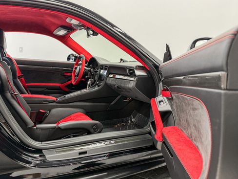 Used 2018 Porsche 911 GT2 RS RWD image 24
