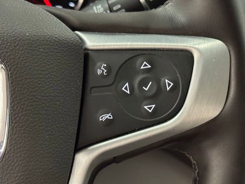 Certified 2023 GMC Acadia SLT w/ Technology Package image 38