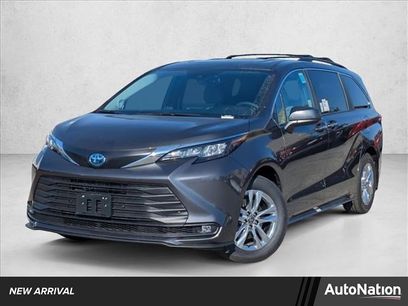 New 2025 Toyota Sienna XLE