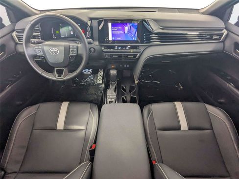 Used 2025 Toyota Camry SE FWD image 36