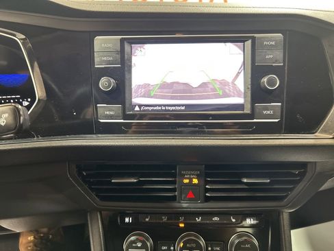 Used 2024 Volkswagen Jetta SE image 28