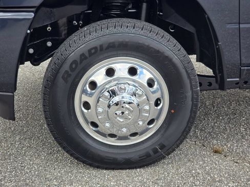 New 2026 RAM 3500 Big Horn AWD/4WD image 13