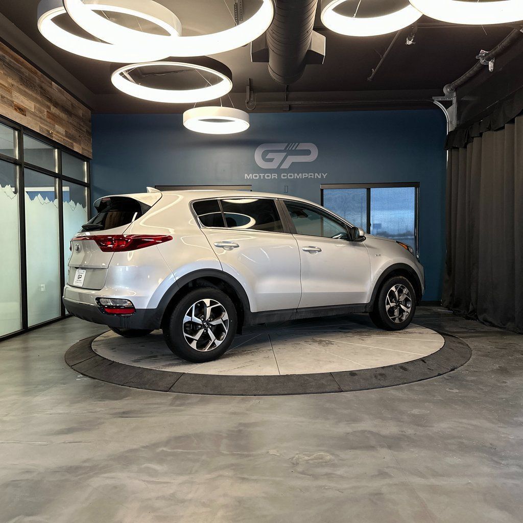 Used 2020 Kia Sportage LX AWD/4WD image 3