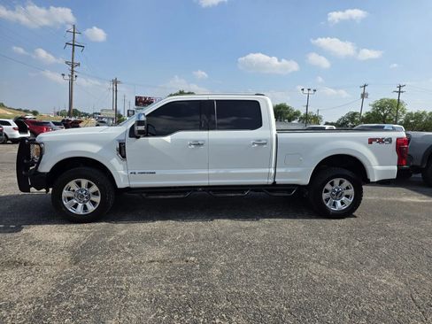 Used 2021 Ford F250 Platinum w/ FX4 Off-Road Package AWD/4WD image 4