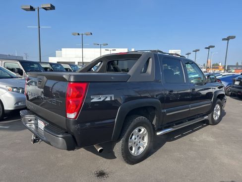 Used 2005 Chevrolet Avalanche Z71 w/ Sun And Sound Package image 6