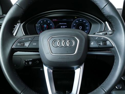 Used 2025 Audi Q5 2.0T Premium w/ Convenience Plus Package image 9