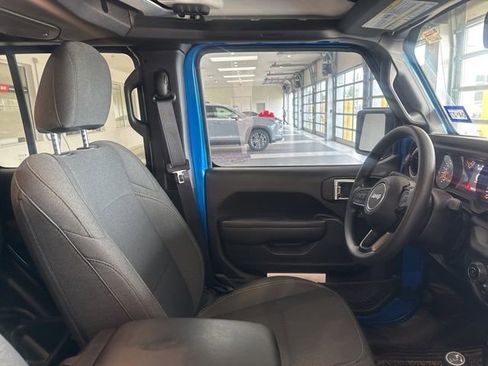 Used 2025 Jeep Gladiator Sport AWD/4WD image 10