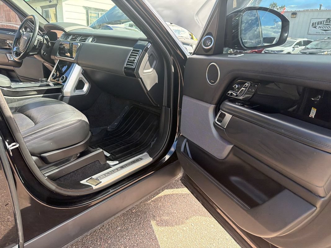 Used 2020 Land Rover Range Rover HSE AWD/4WD image 18