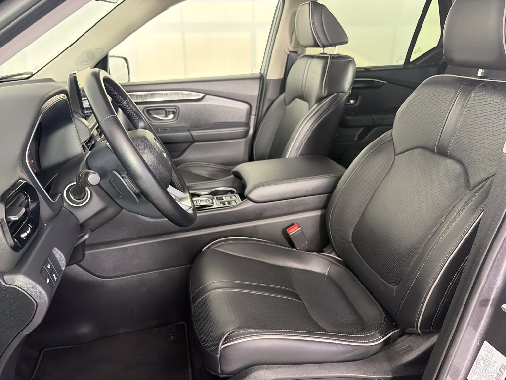 Used 2023 Honda Pilot Elite image 11