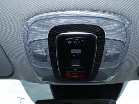 Used 2024 Hyundai Elantra Limited FWD image 19