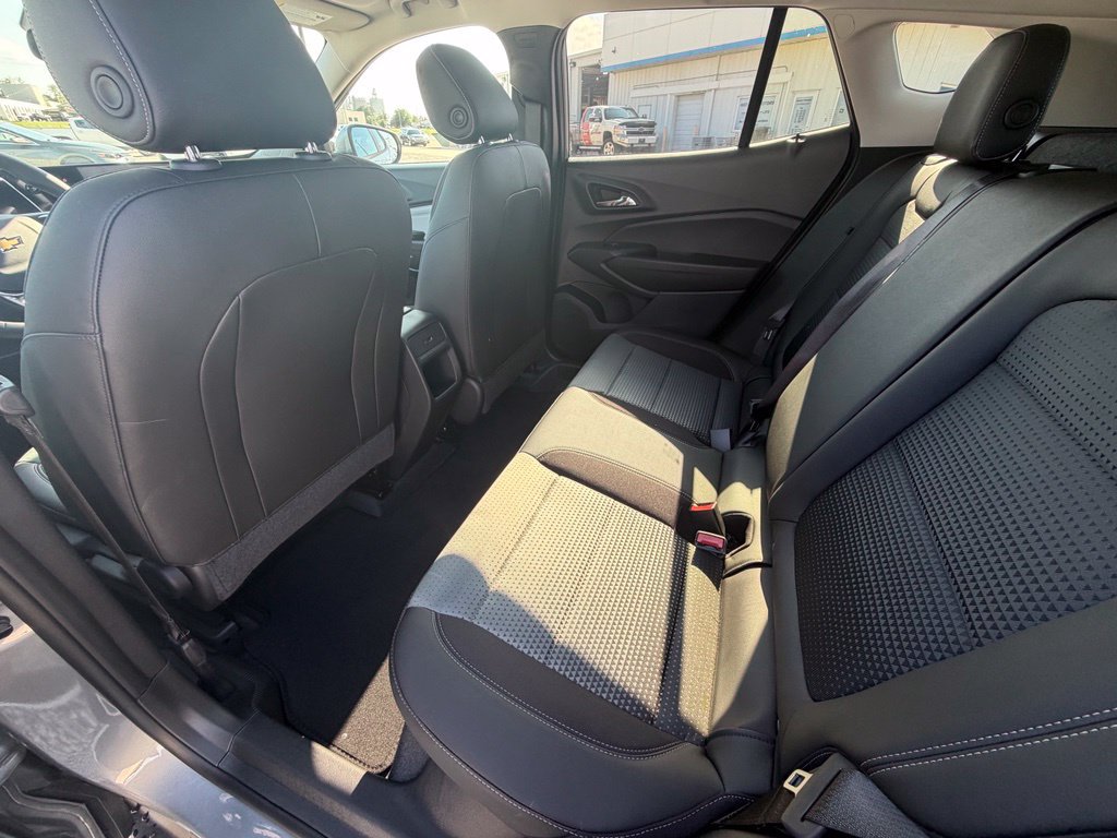 New 2026 Chevrolet Trax LT w/ Driver Confidence Package FWD image 18