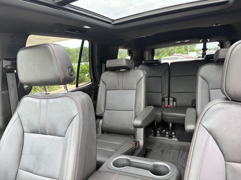 Used 2022 Chevrolet Tahoe RST w/ Luxury Package RWD image 32