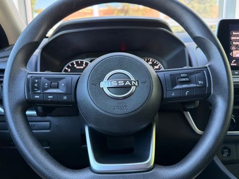 Used 2024 Nissan Rogue S AWD/4WD image 25