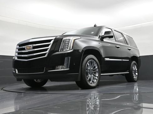 Used 2019 Cadillac Escalade 2WD image 19