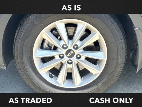 Used 2019 Kia Sorento LX image 4