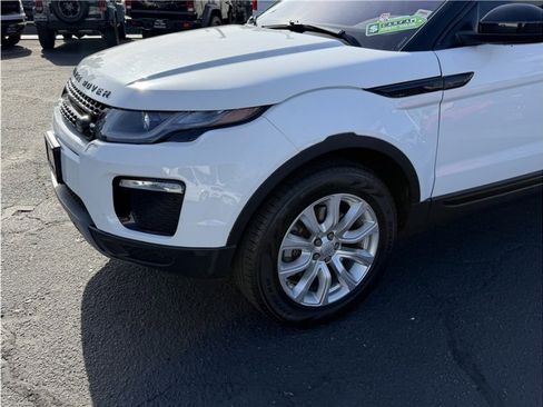 Used 2019 Land Rover Range Rover Evoque SE image 11