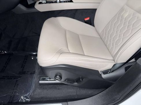 Used 2025 Volvo XC90 B6 Plus AWD/4WD image 3