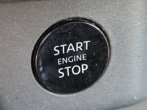 Used 2024 Nissan Rogue SV FWD image 21