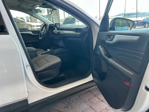 Used 2022 Ford Escape SE w/ Cold Weather Package image 42