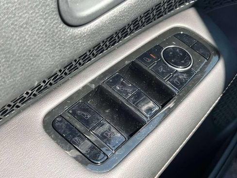 Certified 2023 Nissan Ariya AWD image 17