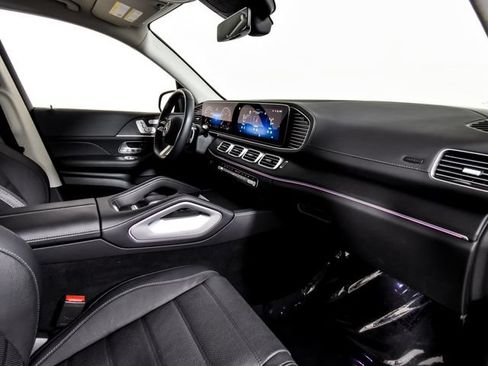 Certified 2025 Mercedes-Benz GLS 580 4MATIC image 36
