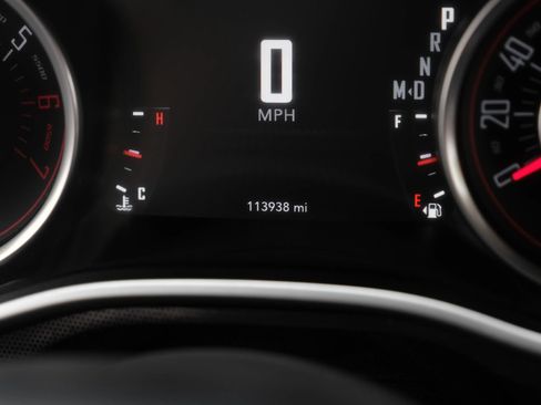Used 2015 Dodge Challenger R/T Plus RWD image 22