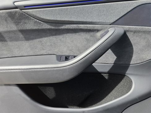 Used 2026 Tesla Model Y Long Range image 25