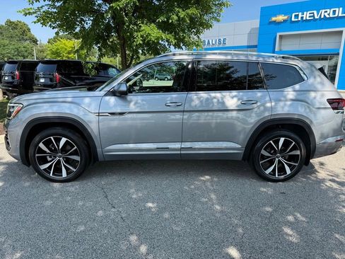 Used 2024 Volkswagen Atlas SEL Premium R-Line AWD/4WD image 2