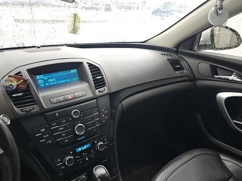 Used 2012 Buick Regal Leather image 9