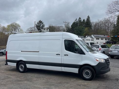 Used 2022 Mercedes-Benz Sprinter 2500 image 3