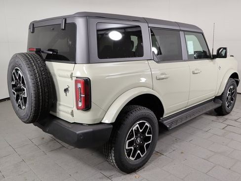 New 2025 Ford Bronco Outer Banks image 5