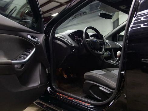 Used 2018 Ford Focus ST image 20
