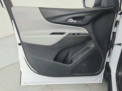 Used 2023 Chevrolet Equinox RS FWD image 16