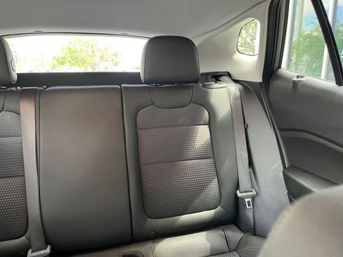 Used 2025 Chevrolet Trax LT w/ LT Convenience Package image 37