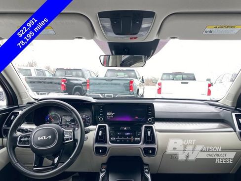 Used 2022 Kia Sorento EX image 16