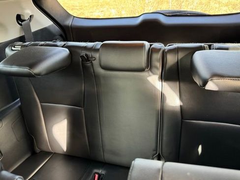 Used 2021 Toyota Highlander XLE image 8