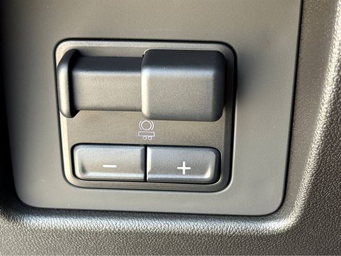 New 2024 Chevrolet Colorado Z71 w/ Z71 Convenience Package 2 image 13