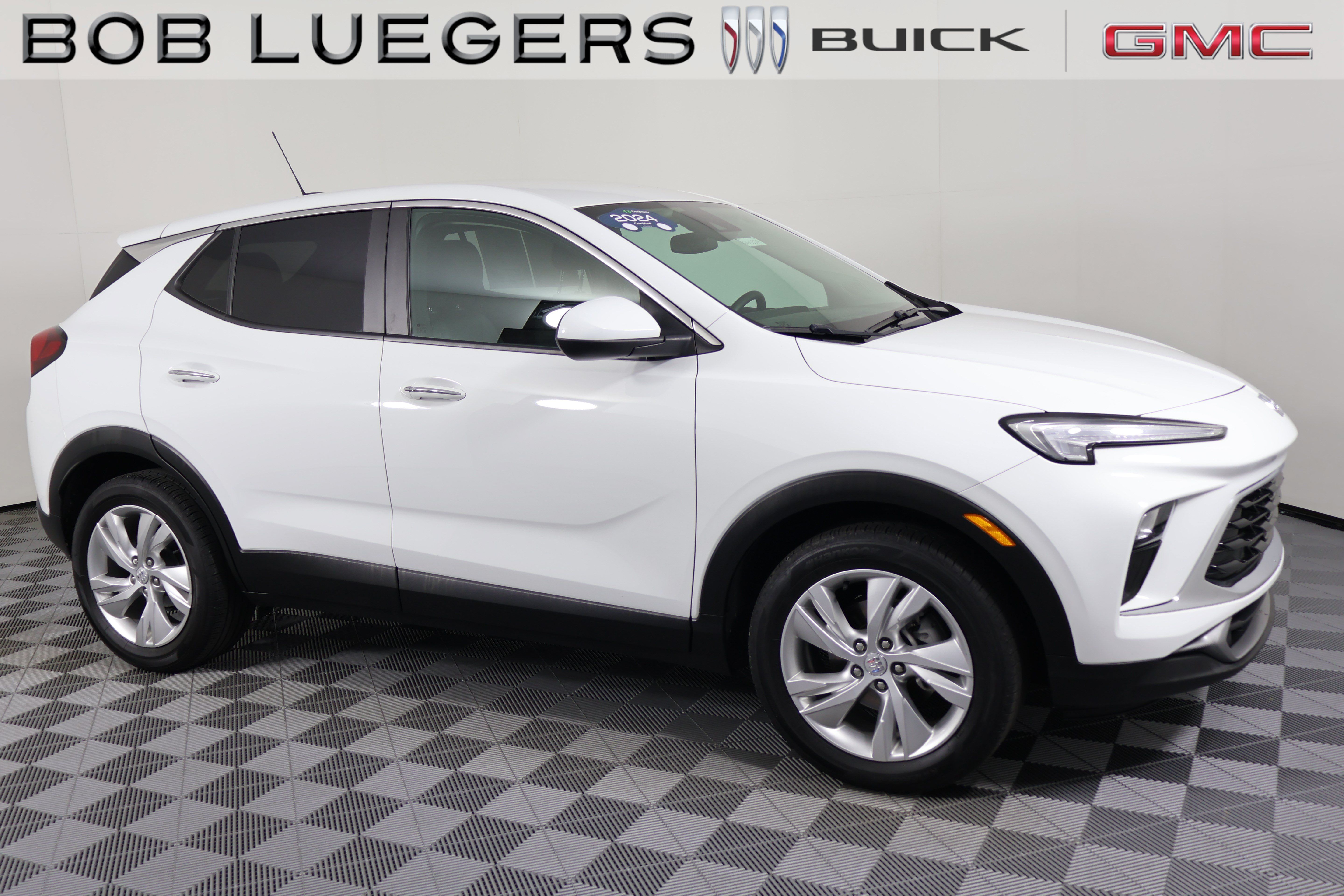 Certified 2024 Buick Encore GX Preferred w/ Comfort Package FWD image 2