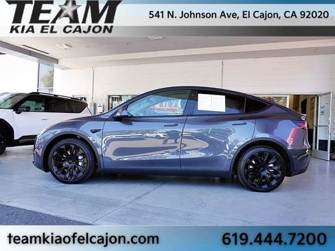 Used 2022 Tesla Model Y Long Range AWD/4WD image 6