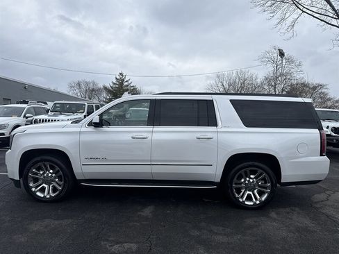 Used 2018 GMC Yukon XL SLT w/ Premium Edition image 3